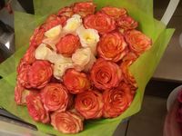 Купить букет с розами спб цветочная база.